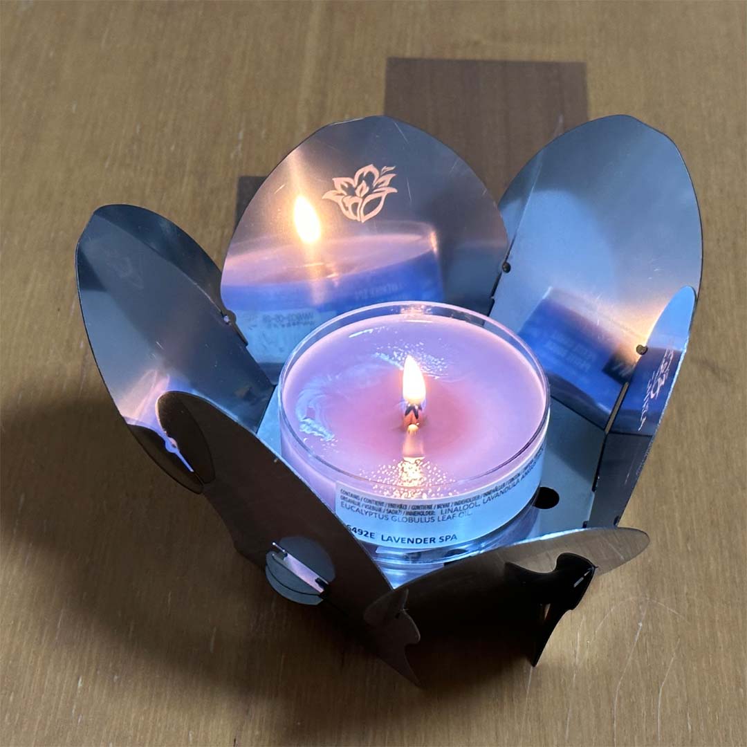 手のひらサイズの花形ミニファイヤーポット「こりんどう」